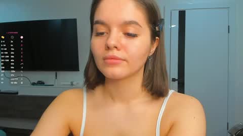 Laura online show from April 22, 7:22 pm