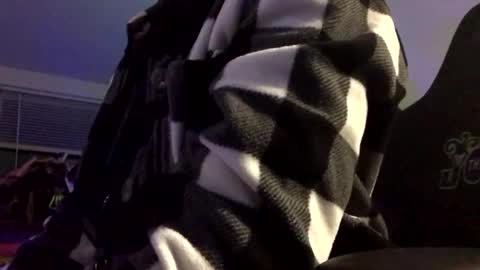 FlexieFae online show from December 11, 8:26 am