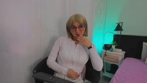hidori_rem online show from May 19, 7:54 pm