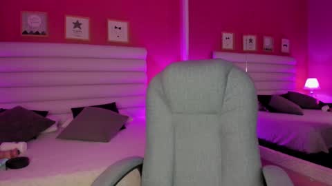 hilary_tailor online show from September 16, 11:40 am