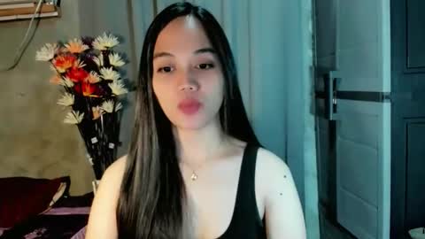 hilarymolly online show from April 23, 8:44 am