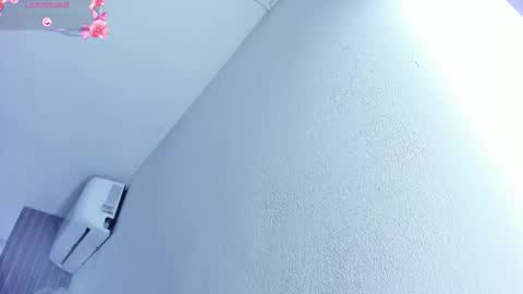 Hilary Thomsom online show from February 24, 12:37 pm