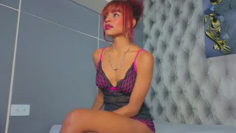 Snapshot of hillary_banks__ chatting on September 21, 6:56 am Hillary online show from September 21, 6:56 am
