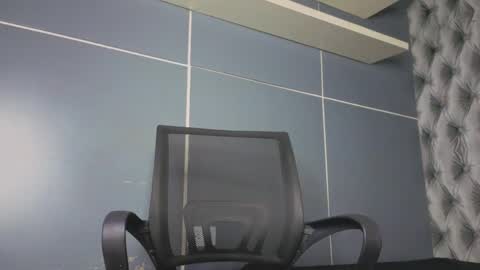 Snapshot of hillary_banks__ chatting on October 10, 5:45 am Hillary online show from October 10, 5:45 am