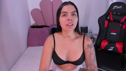 sarah online show from February 5, 11:02 am