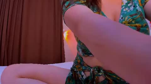 Sexy Hina online show from July 18, 7:00 am