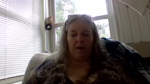 hippysnewhere online show from June 29, 11:54 am