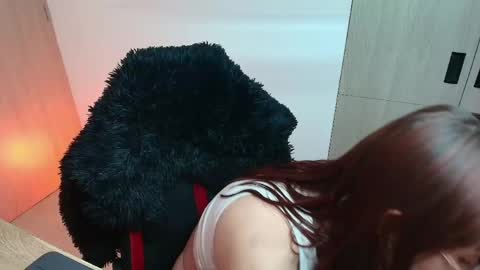 Hitomi Arata online show from April 1, 7:11 pm