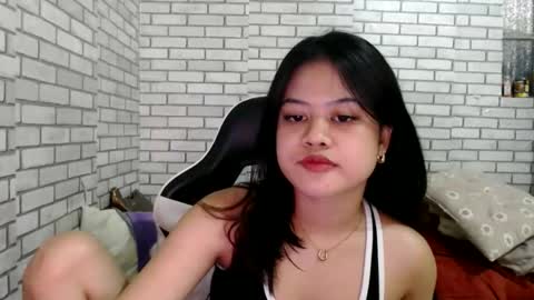 hoelyfloryn online show from March 18, 2:55 pm