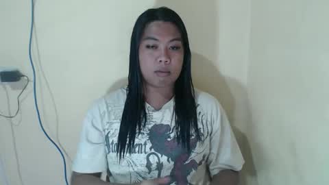 Layla3 online show from April 29, 12:30 pm