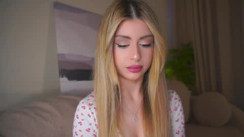 Moni Monica online show from April 21, 8:10 am