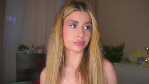 Moni Monica online show from April 24, 9:34 am