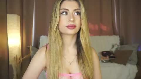 Moni Monica online show from June 11, 8:11 am