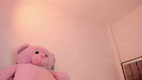 holly_16 online show from April 27, 10:18 pm