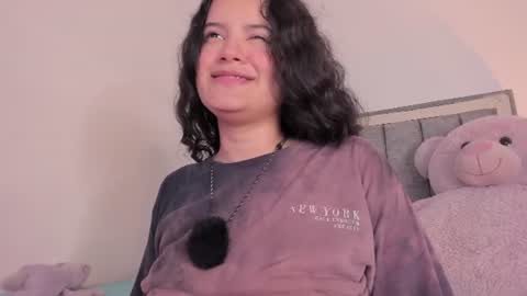 holly_16 online show from July 25, 3:24 am