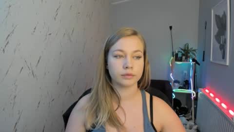 Holly online show from September 12, 6:37 pm