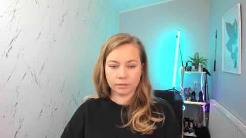 Holly online show from October 6, 4:56 pm