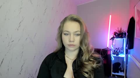 Holly online show from January 12, 9:09 pm