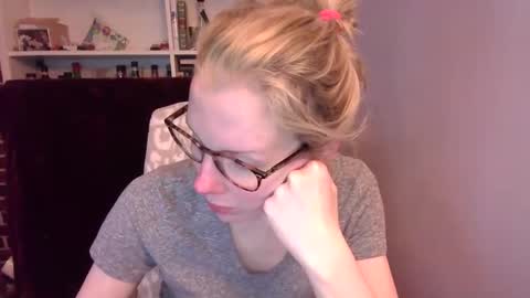 holly_bourbon online show from March 8, 10:46 pm