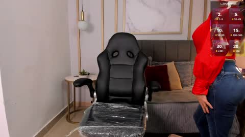 Holly Madisson online show from April 6, 1:12 pm