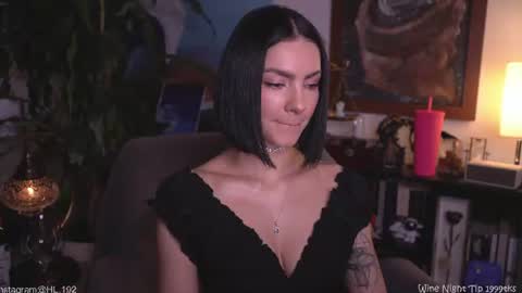 Holly Linder online show from July 25, 2:18 am