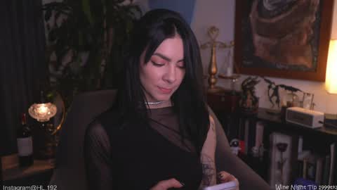 Holly Linder online show from April 25, 2:14 am