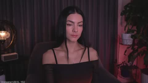 Holly Linder online show from April 29, 2:26 am