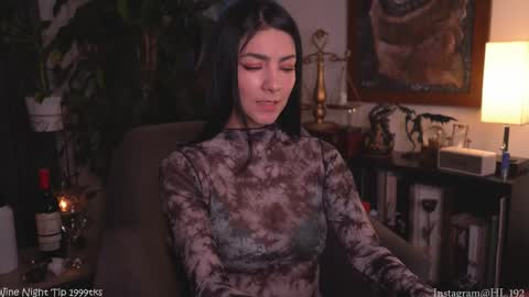 Holly Linder online show from November 8, 2:05 am