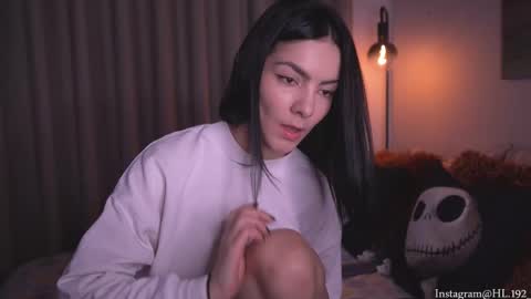 Holly Linder online show from January 7, 1:53 am