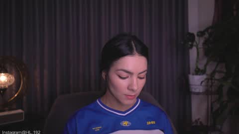 Holly Linder online show from April 26, 2:31 am