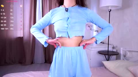 Snapshot of hollymonica chatting on September 20, 6:12 am Delly online show from September 20, 6:12 am