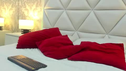 Holly online show from April 24, 7:49 pm