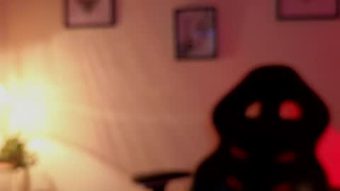 holly online show from May 21, 1:36 am