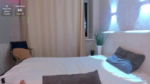 Emma online show from February 12, 1:40 am