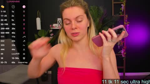 Snapshot of holy_alexa chatting on January 17, 6:47 am Alexa online show from January 17, 6:47 am