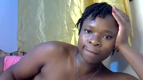 holy_ebony online show from June 11, 12:32 am