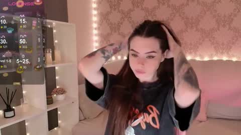 Mia online show from April 25, 3:42 am