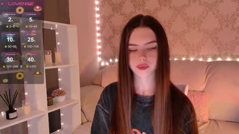 Mia online show from August 7, 4:08 am