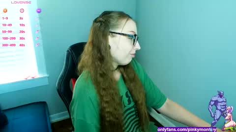 Snapshot of holyweed420 chatting on October 14, 6:10 pm Viktoria online show from October 14, 6:10 pm