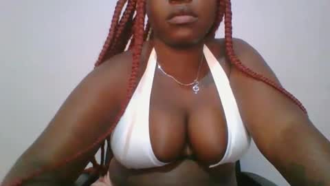 honey_beb online show from October 5, 11:37 am