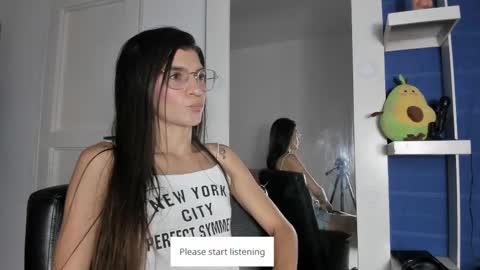 Snapshot of honey_darcy chatting on September 21, 4:22 am darcy and ostbot online show from September 21, 4:22 am