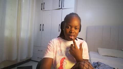 honey drop online show from April 23, 12:40 pm