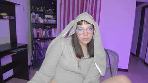 Lau online show from November 21, 3:30 am