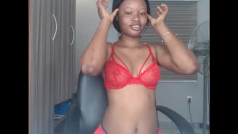 Snapshot of honey_juicydoll chatting on October 3, 10:37 pm Sonia online show from October 3, 10:37 pm