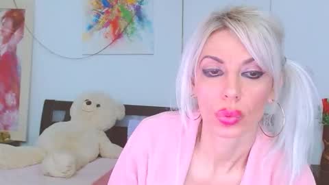 honey_lara online show from January 18, 2:30 am