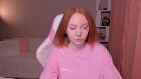 Snapshot of honeyautumn chatting on March 1, 12:39 am honeyautumn online show from March 1, 12:39 am