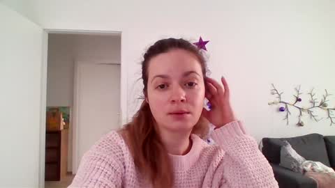 Snapshot of honeycarrol chatting on December 17, 3:17 pm HoneyCarrol online show from December 17, 3:17 pm