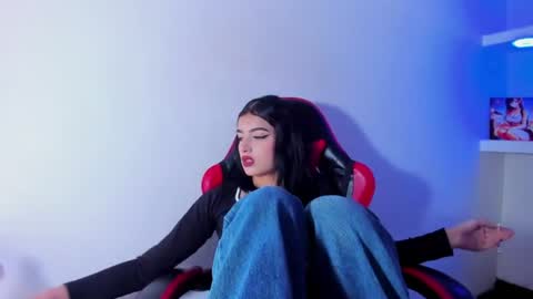 HONEY LUXE online show from July 11, 7:36 pm