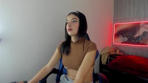 HONEY LUXE online show from February 3, 4:54 am