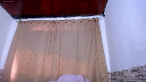 honeypussy3021 online show from April 19, 6:10 pm